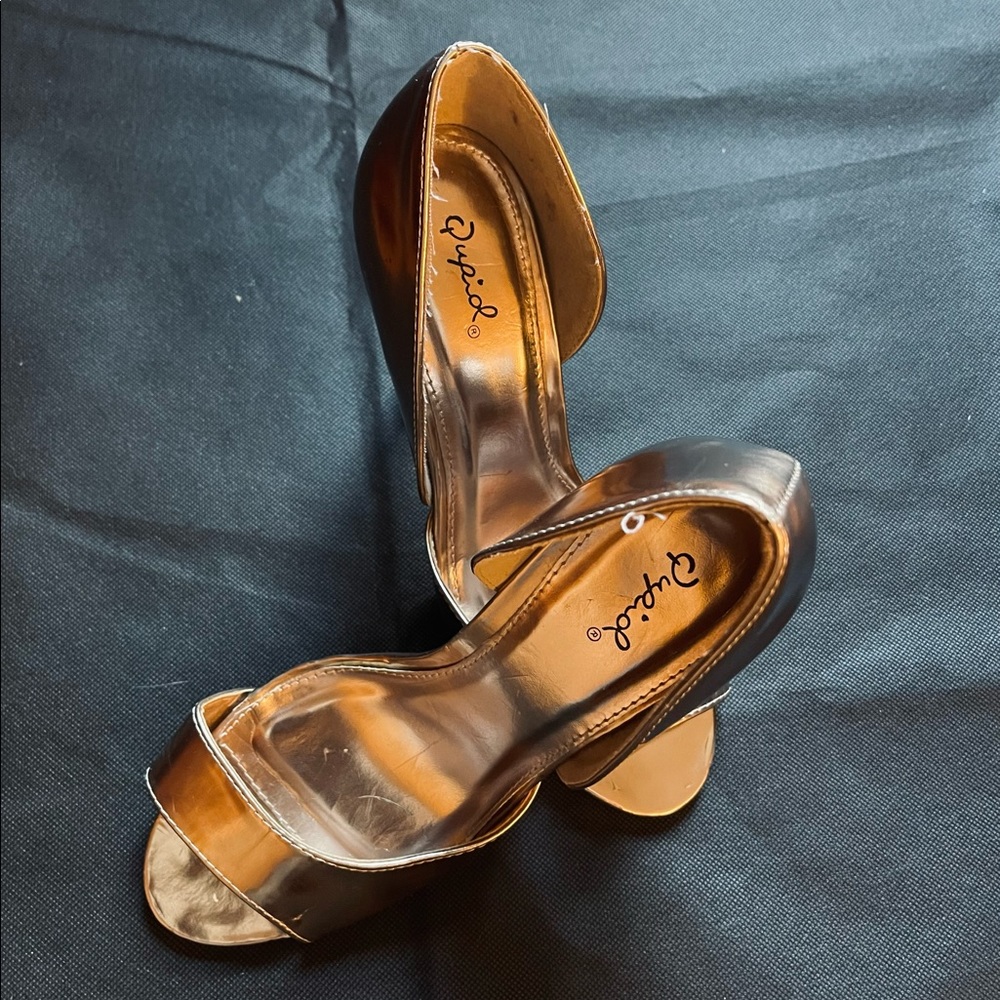 Tan shoes heels used little scratches